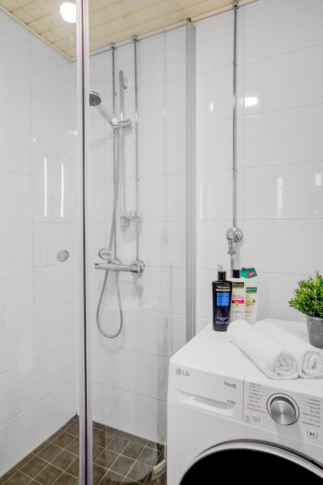 Modern And Stylish 1br With Balcony And View Apartment Helsinki