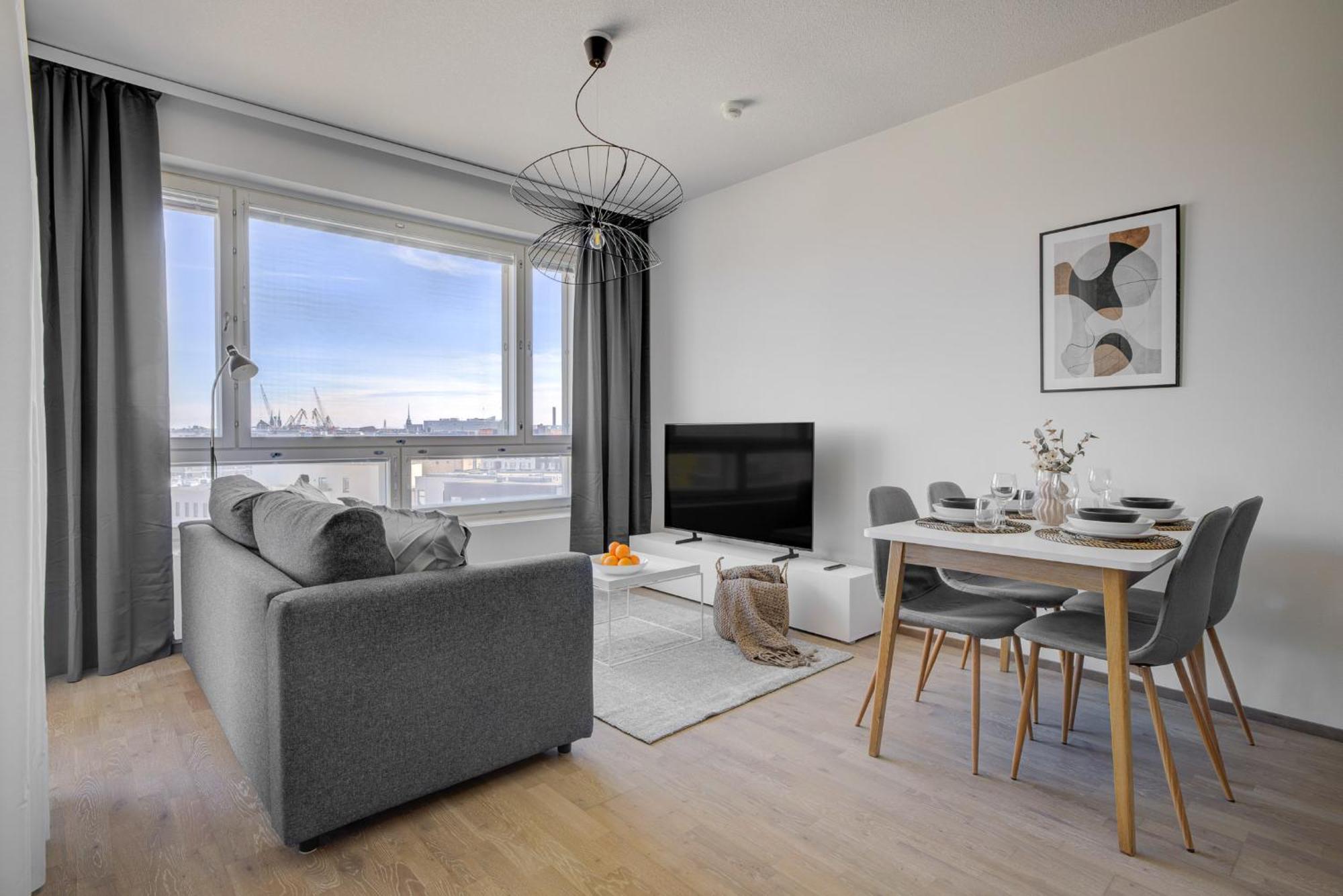 Modern And Stylish 1br With Balcony And View Apartment