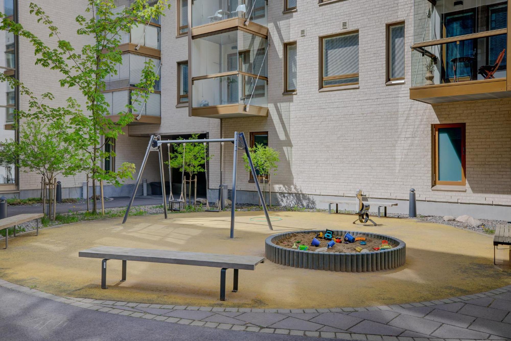 Apartment Modern And Stylish 1br With Balcony And View